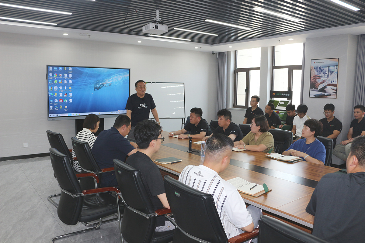 MTGrass Chairman Presents at Shijiazhuang Office and Carries out A Professional Training for All Staff