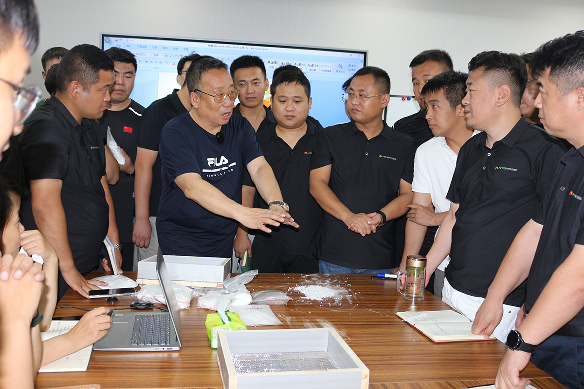 MTGrass Chairman Presents at Shijiazhuang Office and Carries out A Professional Training for All Staff